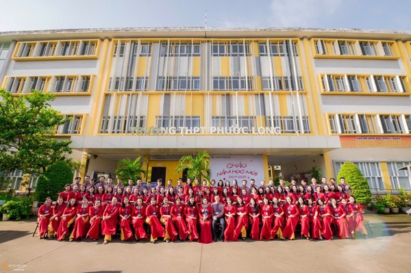 Tập thể Sư phạm nhà trường