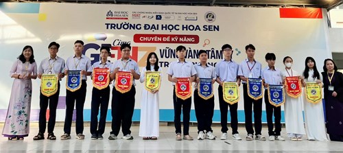 Sinh hoạt chính trị tháng 2