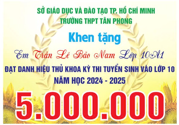Khen thưởng học sinh đạt thủ khoa kỳ thi tuyển sinh vào lớp 10 năm học 2024 - 2025