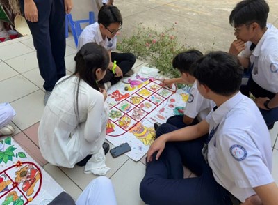 Teen THPT Tây Thạnh thiết kế trò chơi trong hội trại ‘Xuân tình nguyện’