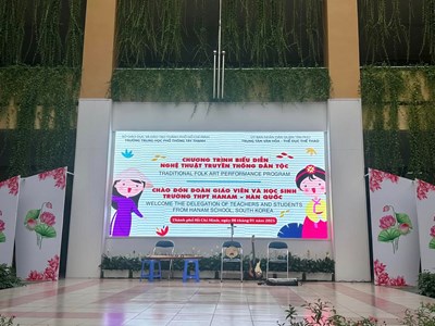 Trường THPT Tây Thạnh tổ chức chương trình giao lưu Quốc tế bằng âm nhạc truyền thống Việt Nam