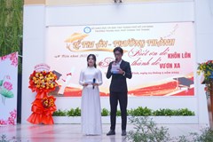 <a href="/tin-tuc-su-kien/le-tri-an-va-truong-thanh-khoanh-khac-dang-nho-cua-hoc-sinh-lop-12-truong-thpt/ctfull/14345/529419">Lễ tri ân và trưởng thành – khoảnh khắc đáng<span class=bacham>...</span></a>