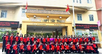 <a href="/bao-noi-ve-truong/le-tri-an-va-truong-thanh-cua-hoc-sinh-khoi-12-truong-thpt-tay-thanh-xuc-dong-t/ctfull/79950/529416">Lễ tri ân và trưởng thành của học sinh khối<span class=bacham>...</span></a>