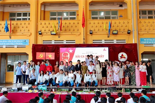 Báo cáo dự án học tập Lịch Sử - Bài Ca Thống Nhất