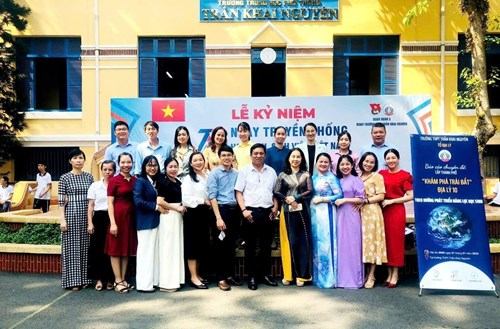 Báo cáo chuyên đề môn Địa lí cấp thành phố với chủ đề  KHÁM PHÁ TRÁI ĐẤT  - ĐỊA LÍ 10 THEO HƯỚNG PHÁT TRIỂN NĂNG LỰC HỌC SINH”