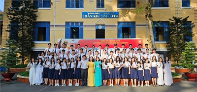 Đội tuyển học sinh giỏi lớp 12 trường thpt trần khai nguyên năm học 2024-2025