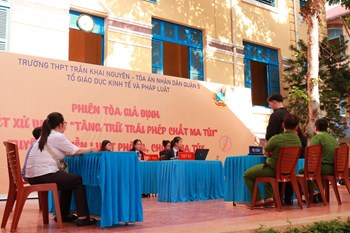 Nhìn lại phiên tòa giả định về tội tàng trữ trái phép chất ma túy: học hỏi từ thực tế pháp lý