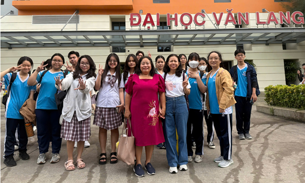 Chương trình hướng nghiệp: Tham quan Đại học Văn Lang