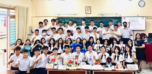Dự án Stem:  Ứng dụng lập trình để thiết kế hệ thống mô phỏng cung phản xạ tương tác 