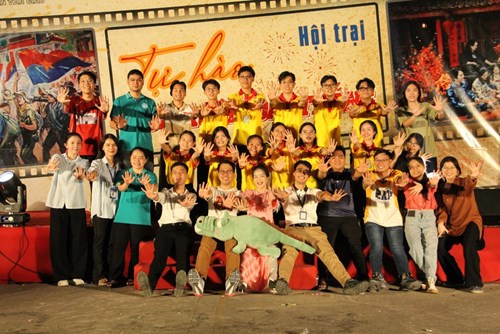 Hội trại khối 12 Tự hào Mùa Xuân đại thắng Năm học 2024 -2025