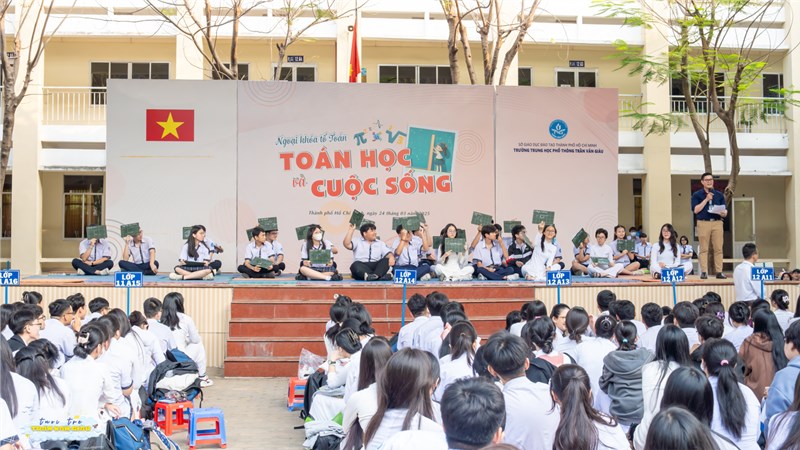 Ngoại khóa Tổ Toán:  Toán học và cuộc sống 