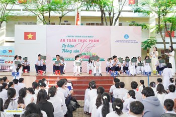 Ngoại khóa tổ Sinh học và tổ Địa lý:  An toàn thực phẩm - Tự hào nông sản Việt 
