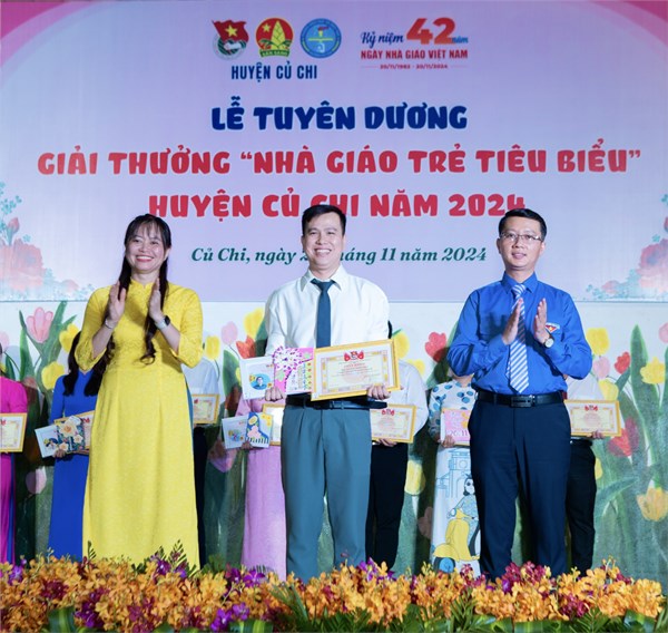 Tuyên dương giải thưởng  Nhà giáo trẻ tiêu biểu  huyện Củ Chi năm 2024