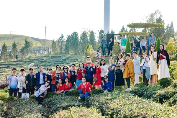 Trường THPT Võ Trường Toản tổ chức chương trình tham quan học tập – trải nghiệm tại Tp. Đà Lạt, năm học 2024-2025