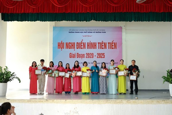 Hội nghị Tuyên dương gương điển hình tiên tiến 2020-2025