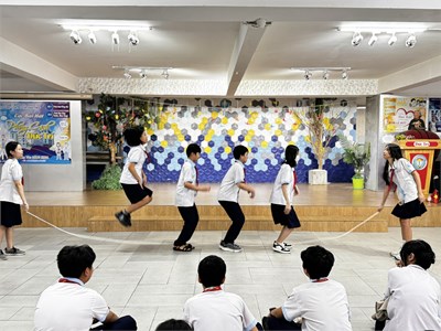 Dạy học ngoài lớp học qua dự án “Sự thú vị của trò chơi dân gian”
