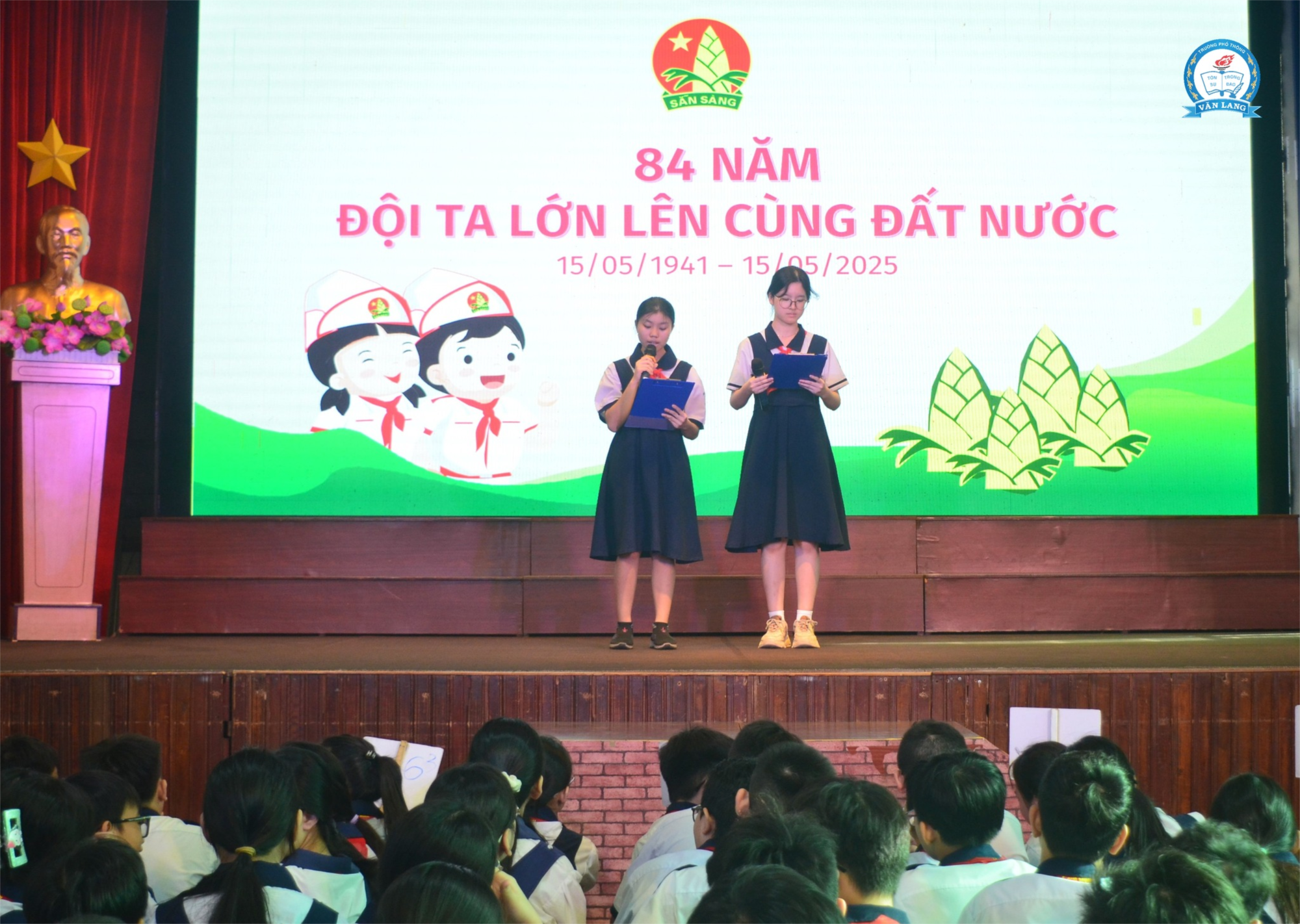 [Trường phổ thông Văn Lang] TỰ HÀO TRANG SỬ ĐỘI TA - VĂN LANG VỮNG BƯỚC CHÁU NGOAN BÁC HỒ