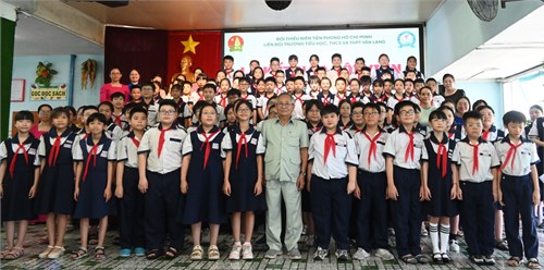 [Trường phổ thông Văn Lang] TỰ HÀO ĐEO KHĂN QUÀNG ĐỎ, KHỞI ĐẦU HÀNH TRÌNH ĐỘI VIÊN VĂN LANG