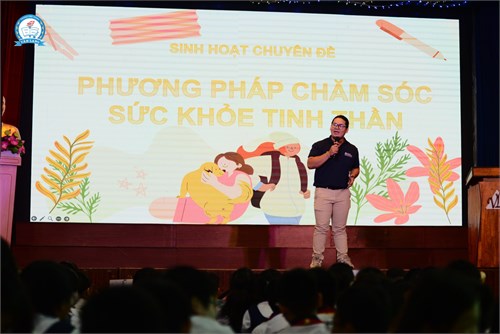 [Trường phổ thông Văn Lang] SINH VIÊN HOA SEN MANG “LIỀU VITAMIN CẢM XÚC” ĐẾN VỚI HỌC SINH VĂN LANG
