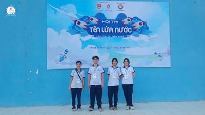 [Trường phổ thông Văn Lang] HỌC SINH VĂN LANG  KHAI HỎA  TÊN LỬA NƯỚC – BỨT PHÁ TRONG SÂN CHƠI KHOA HỌC LỚN NHẤT TP.HCM!