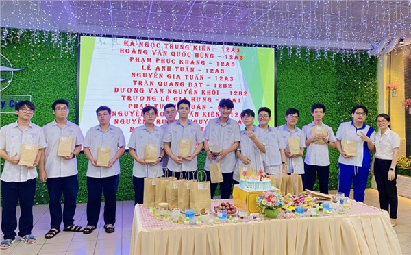 Sinh nhật nội trú tháng 5