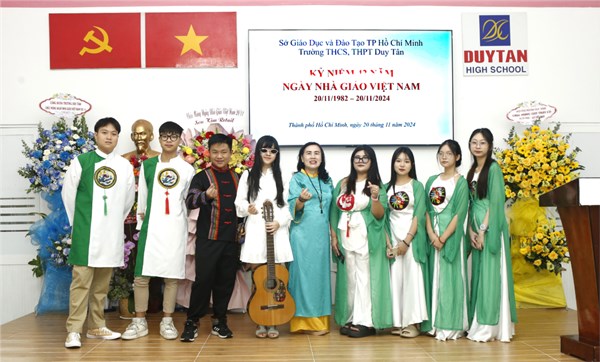 TRƯỜNG THCS, THPT DUY TÂN KỶ NIỆM 42 NĂM NGÀY NHÀ GIÁO VIỆT NAM 20/11/1982 - 20/11/2024