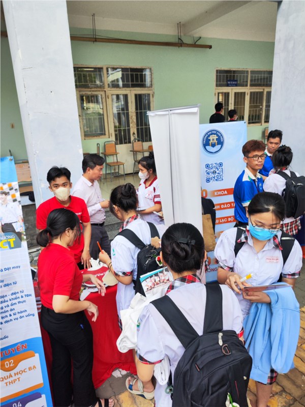 Hướng nghiệp cho HS K12 nh 23-24