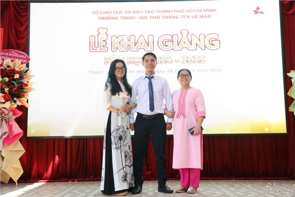 KHAI GIẢNG NĂM HỌC 2024 - 2025 TẬP THỂ HỘI ĐỒNG SƯ PHẠM 