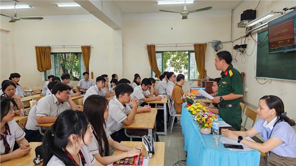 Tư vấn tuyển sinh lớp 12 2024 - 2025
